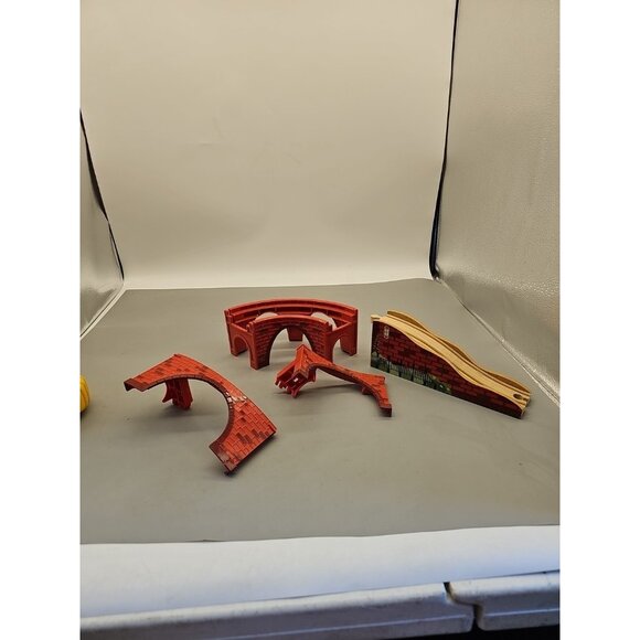 THOMAS & FRIENDS IMAGINARIUM BRICK BRIDGE PCS. 4 TOTAL PCS - Picture 1 of 6